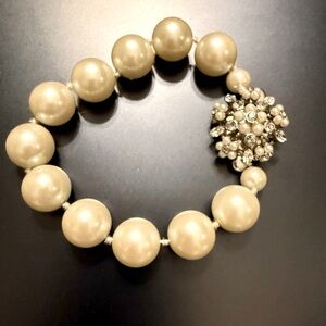 Vintage Carolee Faux Pearl & Floral Rhinestone Clasp
